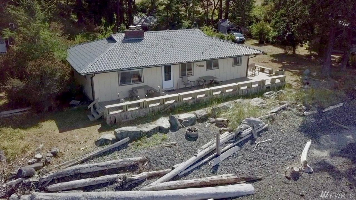 Property Photo:  156 Bunny Lane  WA 98245 