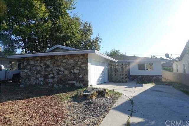 Property Photo: 3559 N Mayfield Avenue CA 92405