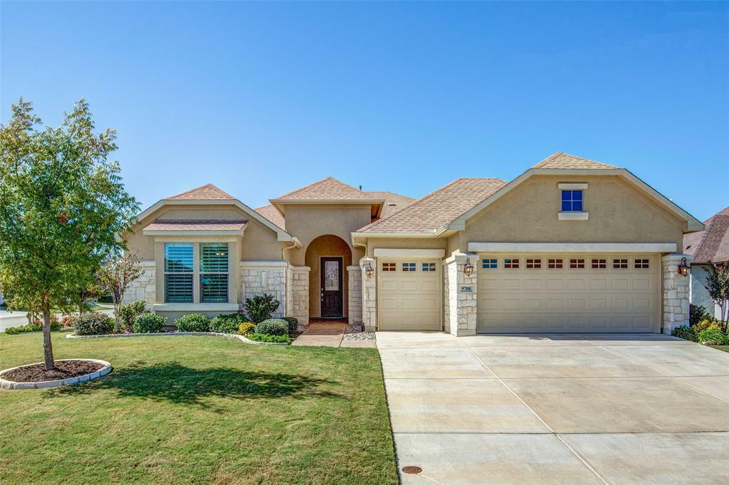 Property Photo: 9708 Orangewood Trail TX 76207