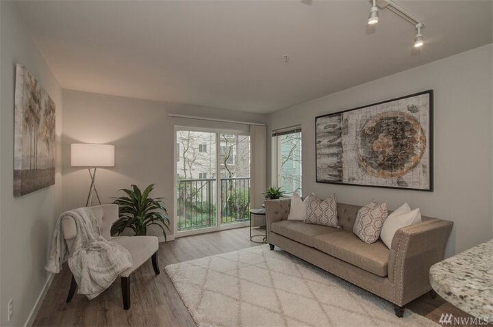 323  Queen Anne Avenue N 314  Seattle WA 98109 photo