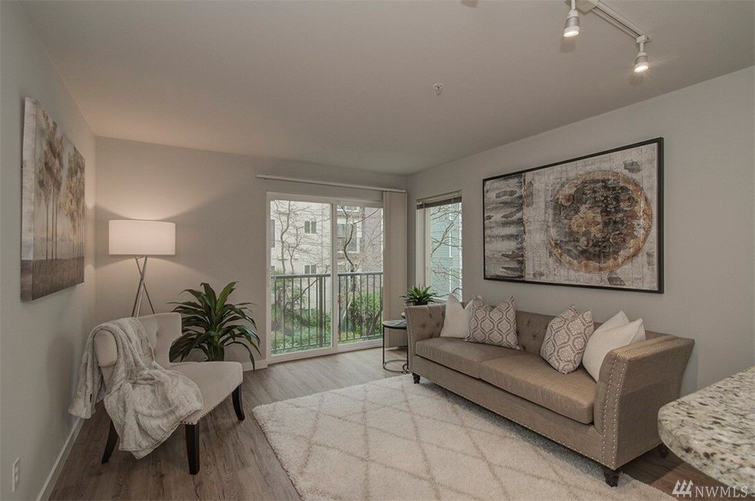 Property Photo: 323 Queen Anne Avenue N 314 WA 98109