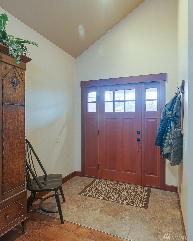 Property Photo: 18 Zermatt Ct WA 98282
