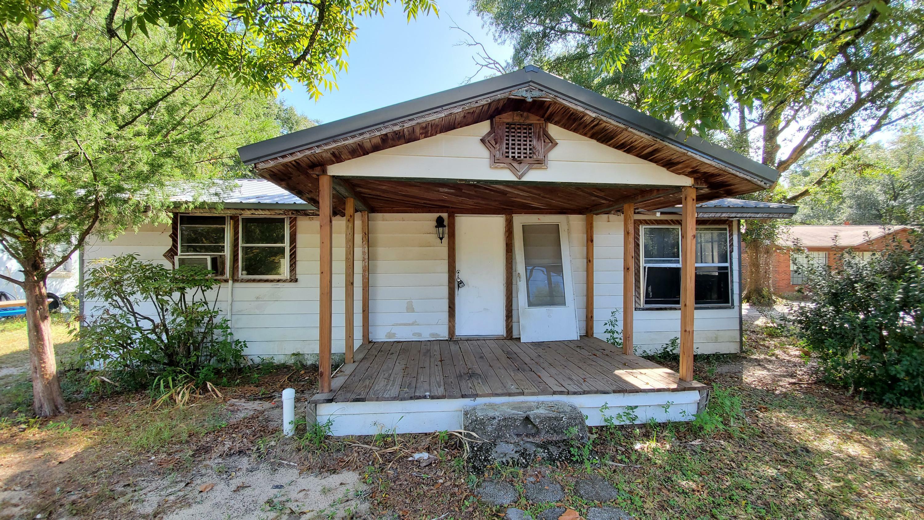 Property Photo:  159 McArthur Street  FL 32539 