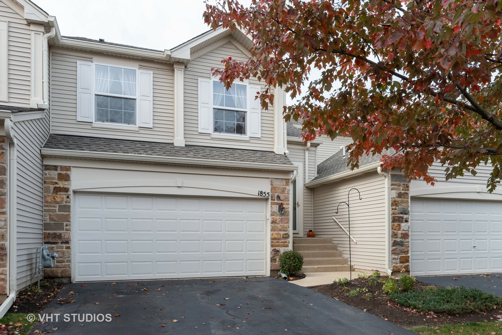 Property Photo:  1855 Wisteria Drive 1855  IL 60503 