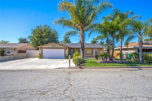 Property Photo:  1137 Magnolia Avenue  CA 92223 