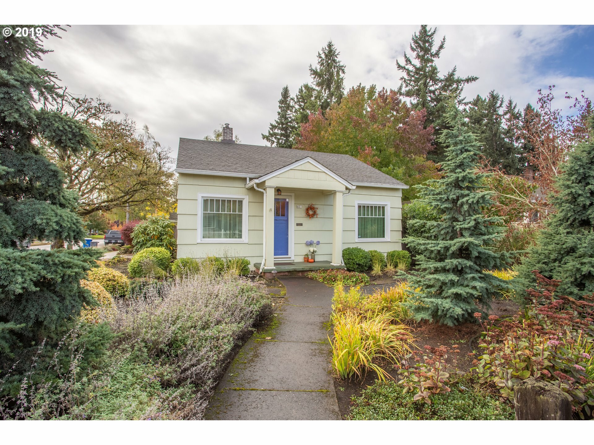 Property Photo:  401 W 39th St  WA 98660 