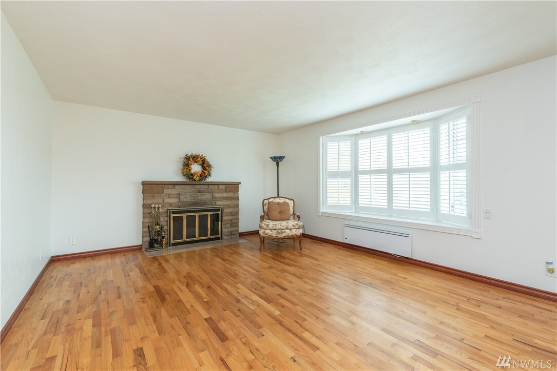 Property Photo: 1121 N Lenore Drive WA 98406