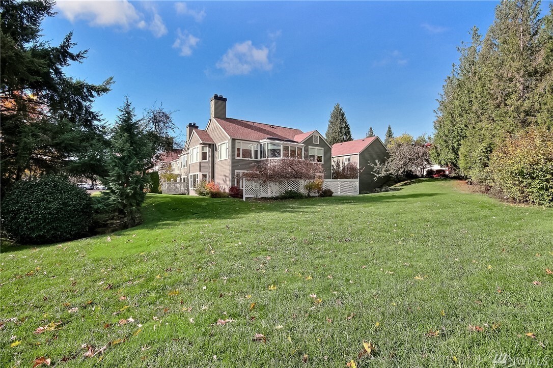 Property Photo:  22435 SE 42nd Terrace 1180  WA 98029 