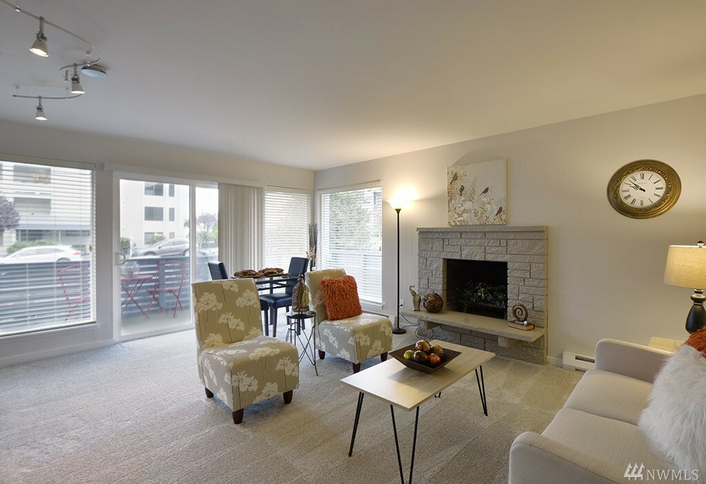 Property Photo: 22612 6th Ave S 18 WA 98198