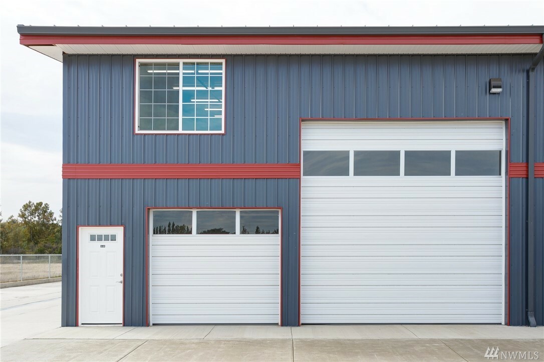 Property Photo: 1943 Baltic Wy D106 WA 98248