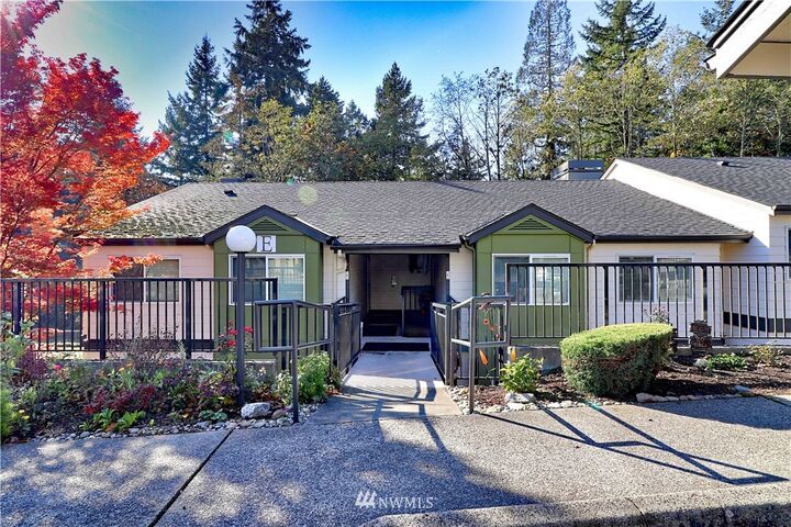 31500  33rd Place SW E101  Federal Way WA 98023 photo