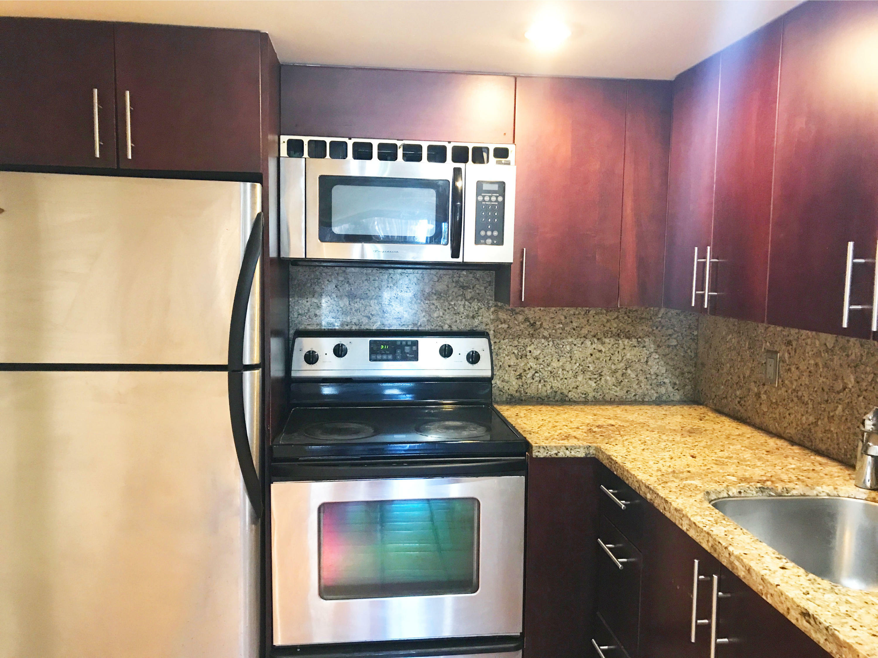 Property Photo: 624 NW 13th Street 31 FL 33486