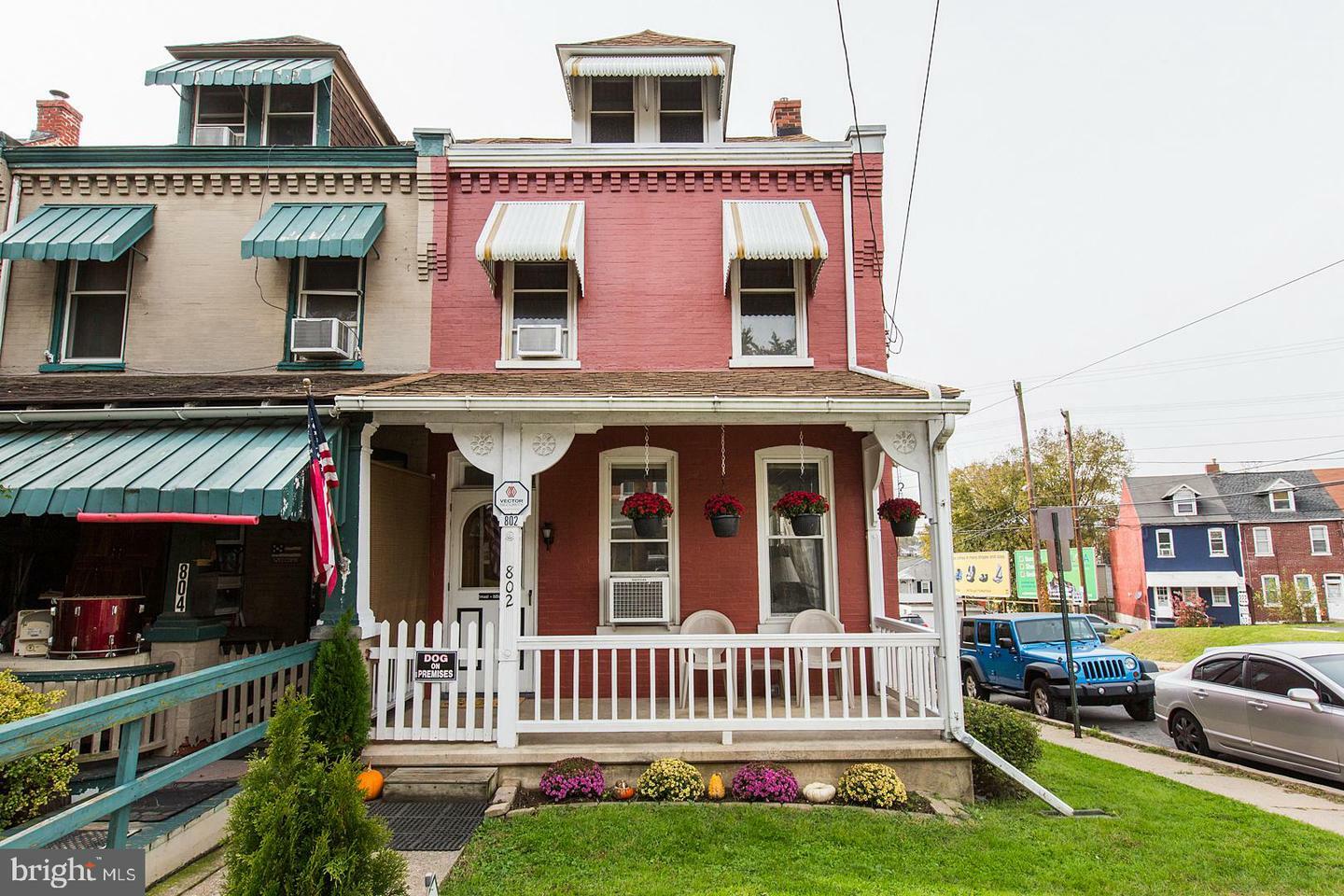 Property Photo:  802 Highland Avenue  PA 17603 