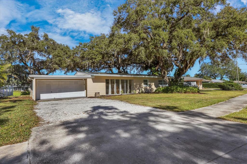 Property Photo:  1221 Magellan Drive  FL 34243 