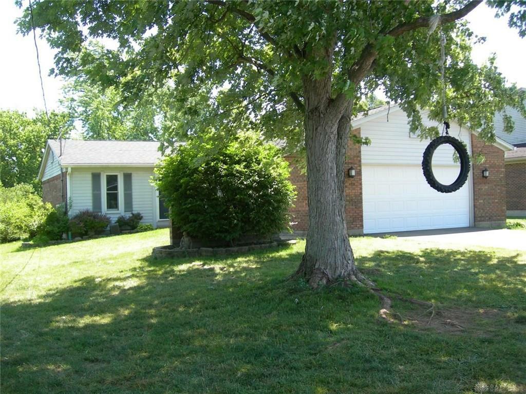 6960 Castlebrook Drive  Franklin OH 45005 photo