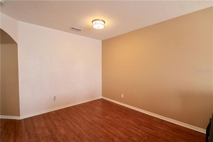 Property Photo:  1019 Tullamore Drive  FL 33543 