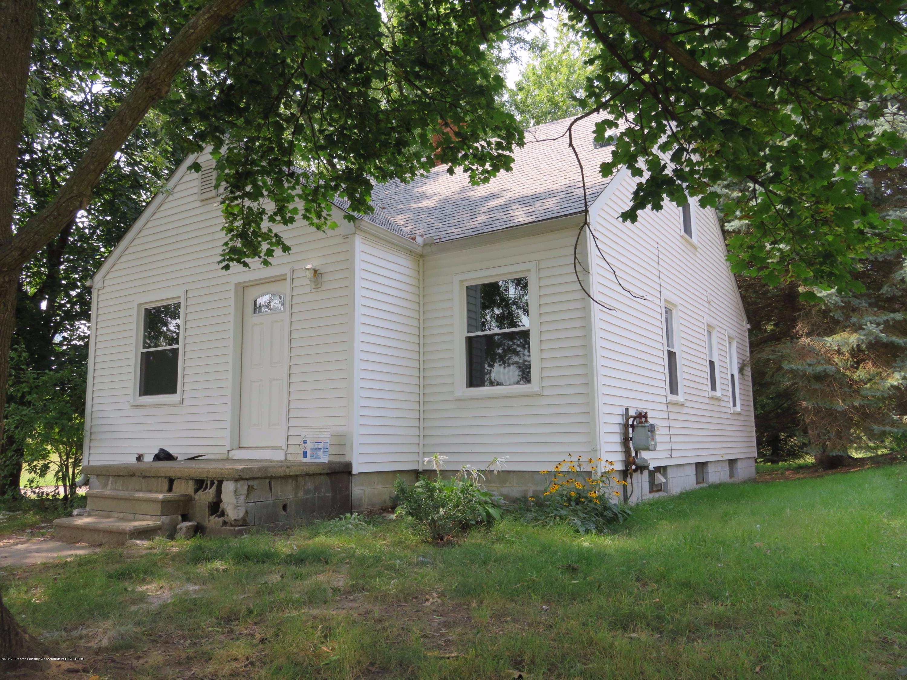 Property Photo: 225 Lamb Street MI 48872