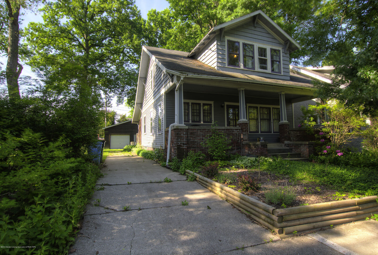 Property Photo:  1011 Braman Street  MI 48910 