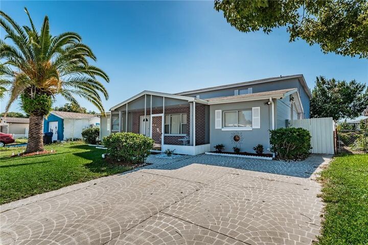 Property Photo:  8200 Hixton Drive  FL 34668 