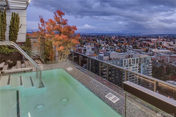 Property Photo:  1321  Seneca Street 904  WA 98101 