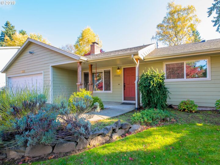 13562 SW 63rd Pl  Portland OR 97219 photo