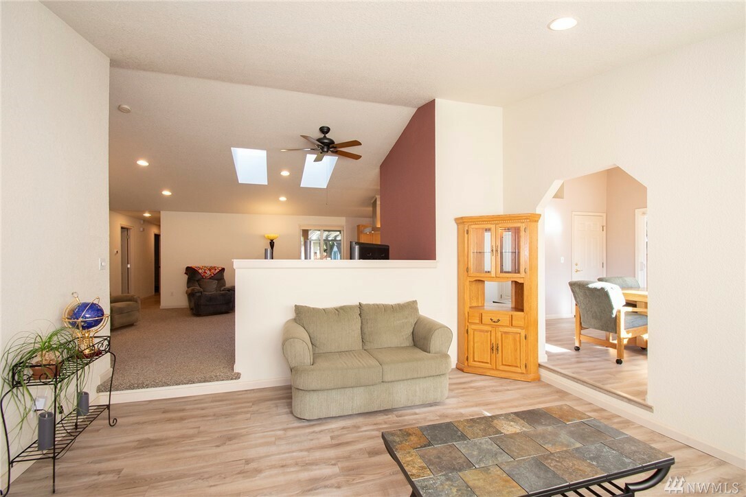 Property Photo: 2101 Manorwood Dr SE WA 98374