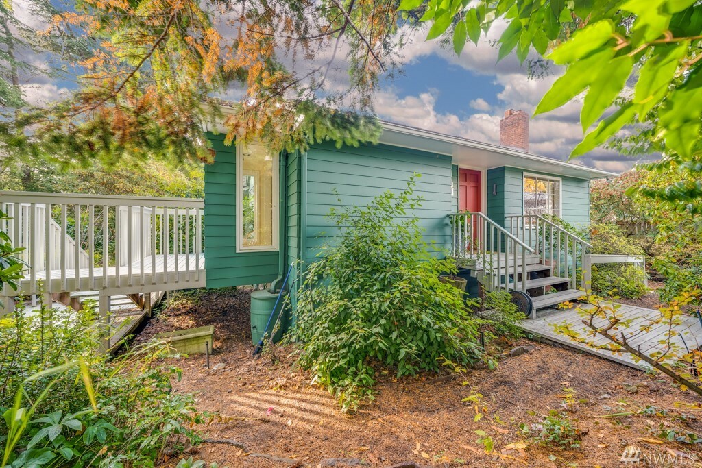 Property Photo:  7651 SE 40th St  WA 98040 