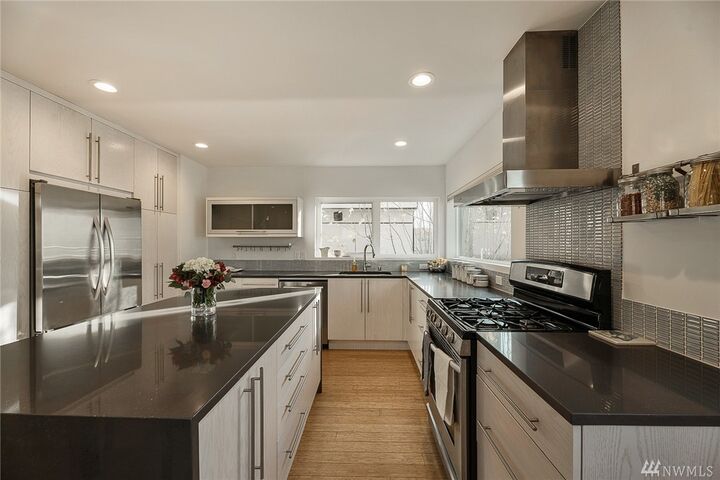 Property Photo:  2117  15th Avenue S B  WA 98144 