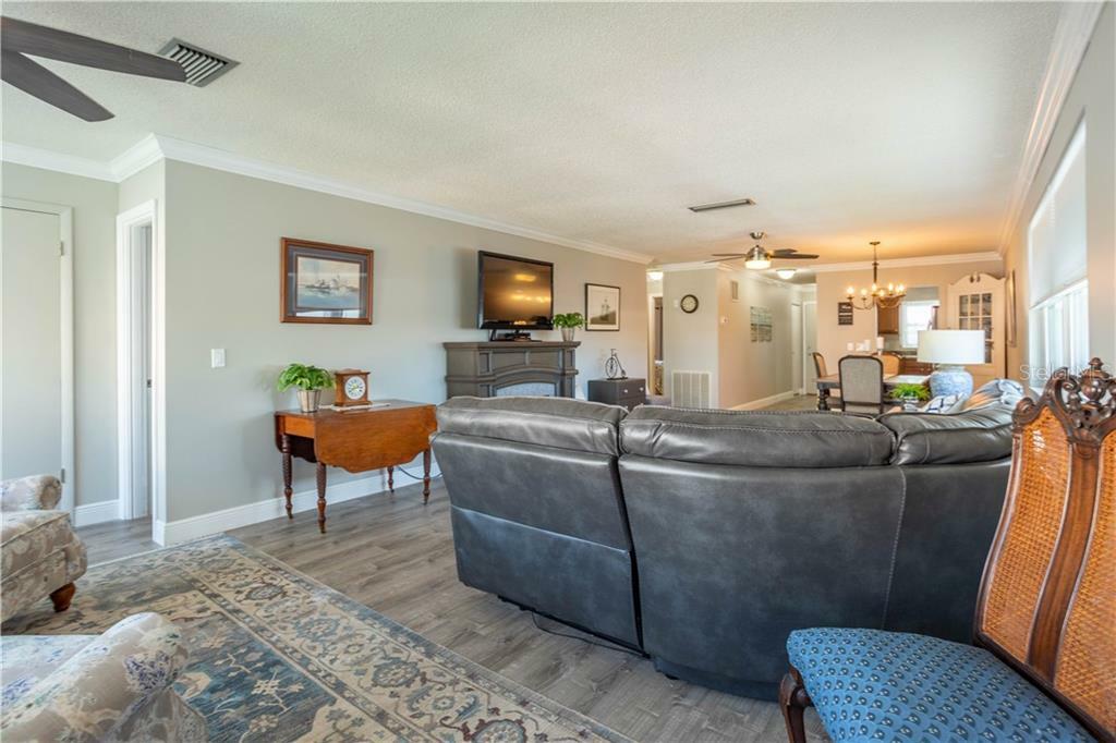 Property Photo: 5603 80th Street N 502 FL 33709
