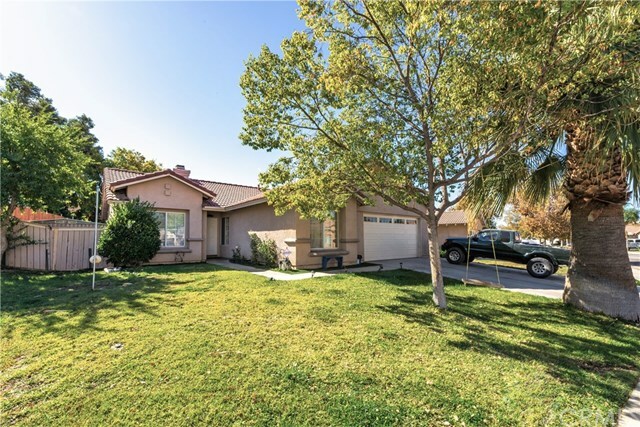 Property Photo:  25835 Via Tejon Avenue  CA 92551 