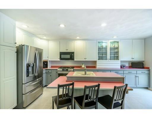 Property Photo: 5 Dufton Road MA 01810