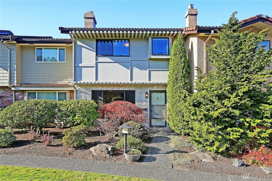 Property Photo:  1525 NW 195th St 24  WA 98177 