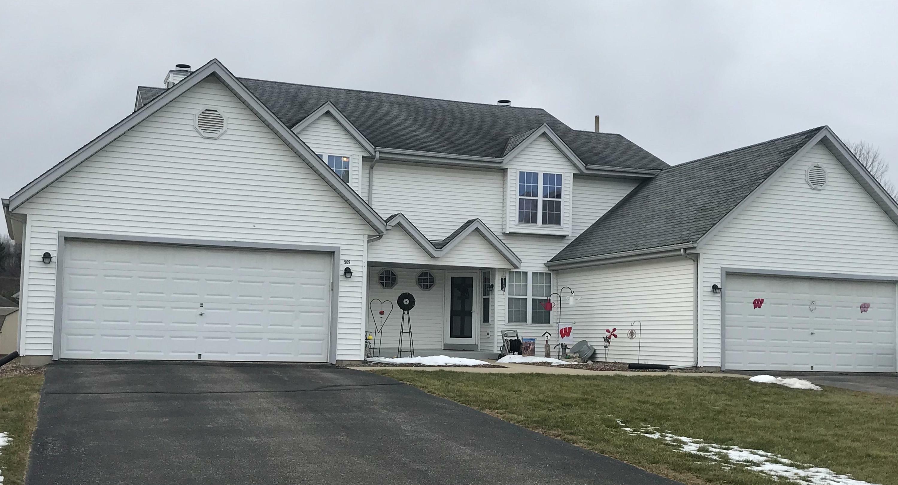 Property Photo:  509 Partridge Ct 511  WI 53178 