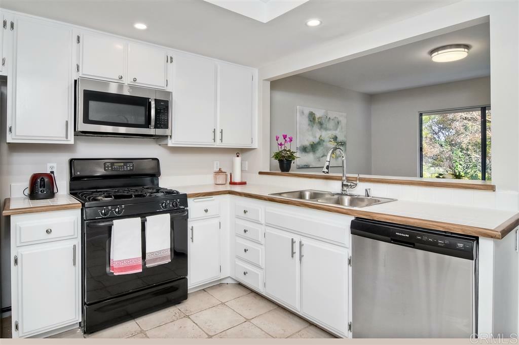 Property Photo: 3154 Avenida Topanga CA 92009