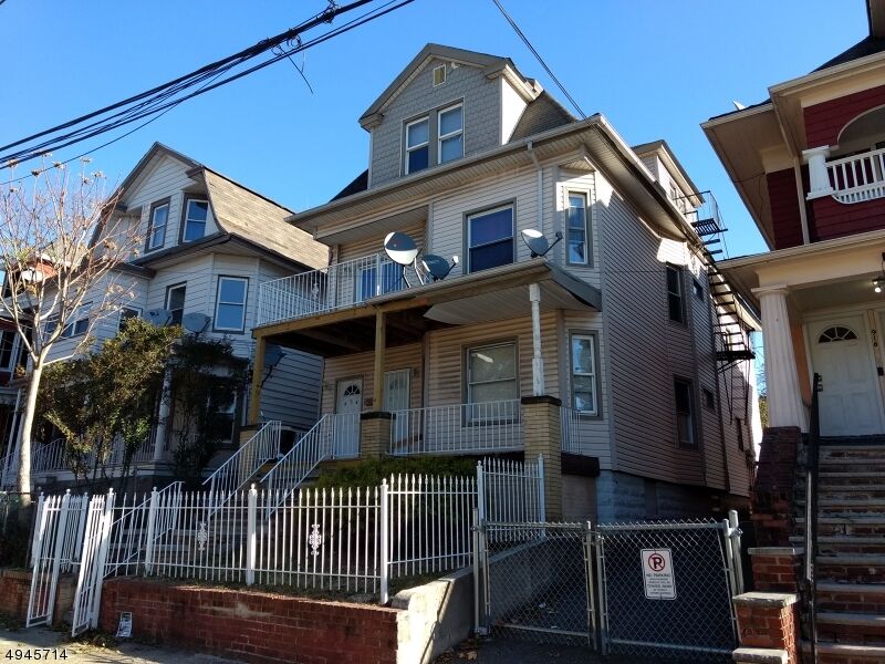 Property Photo:  914 S 17th St  NJ 07108 