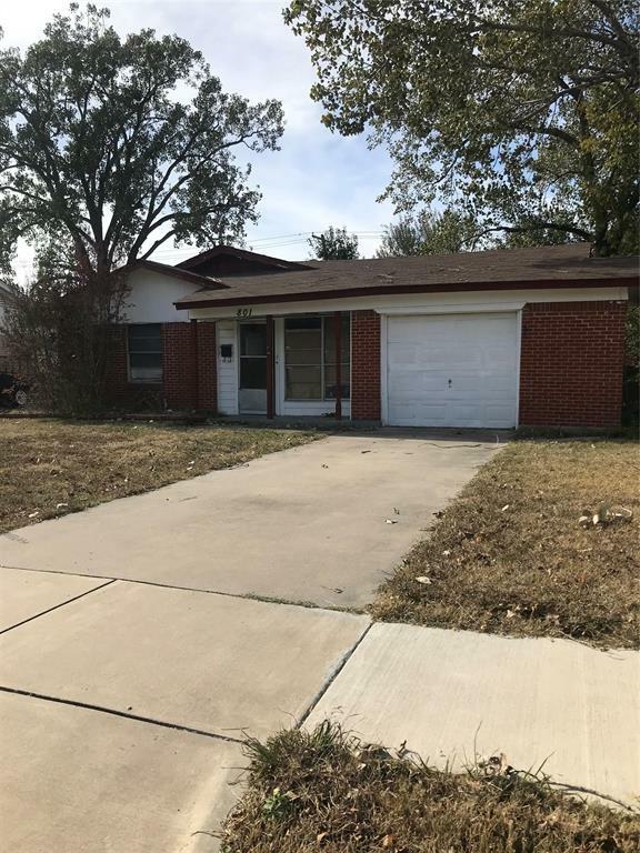 Property Photo: 801 Royal Crest Drive TX 75149