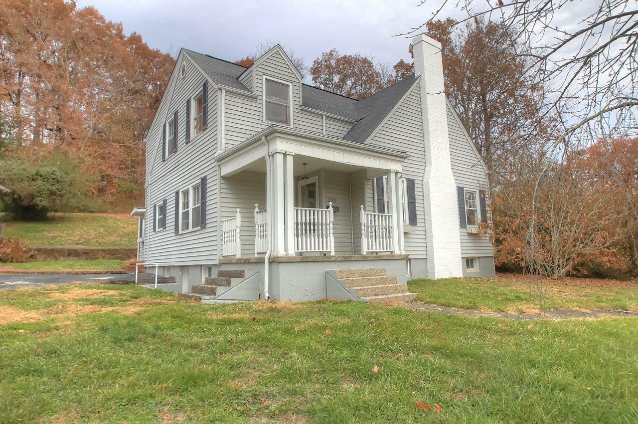 Property Photo:  225 East Fifth Street  KY 40741 