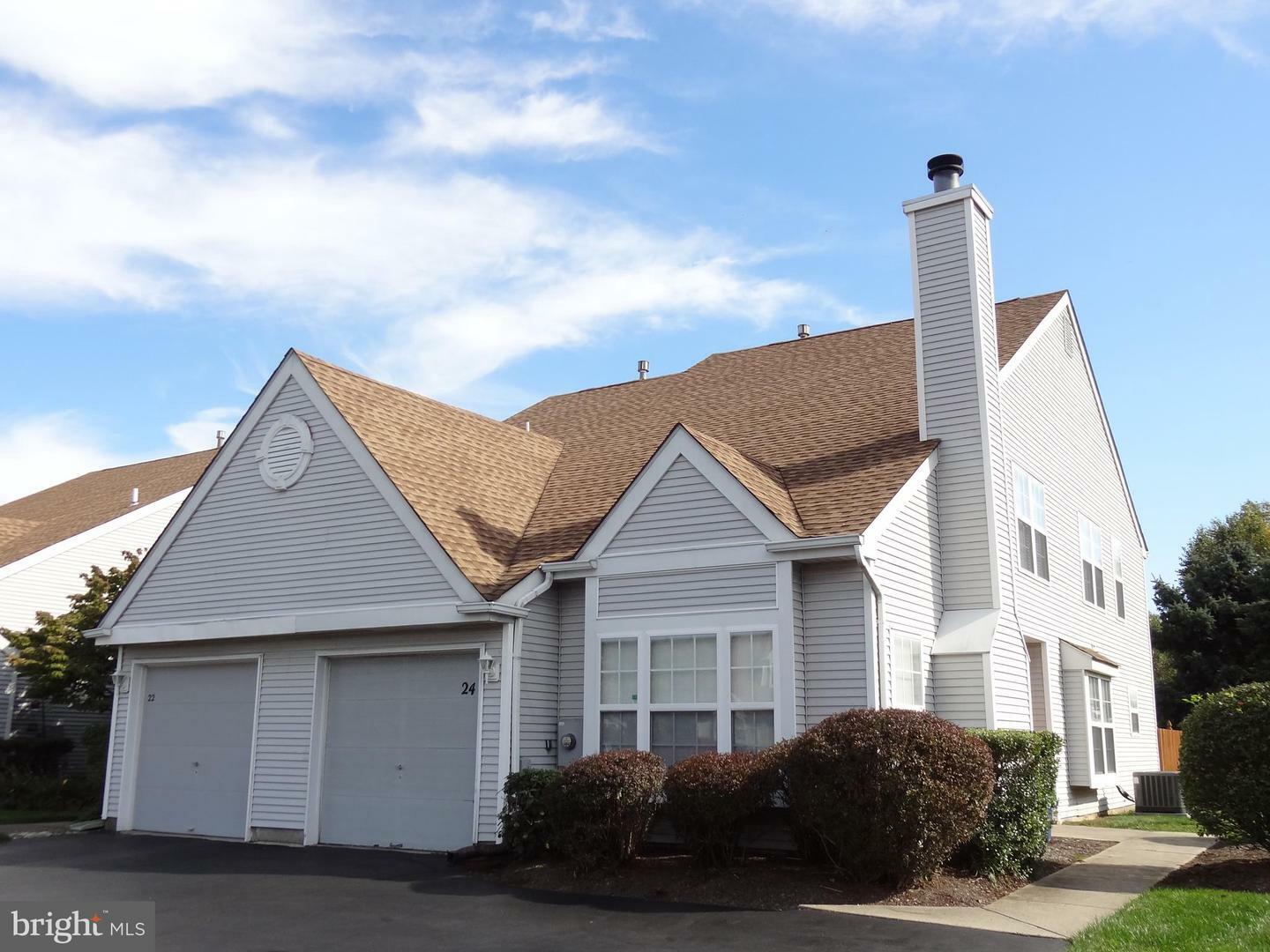 Property Photo:  24 Hemlock Court  NJ 08505 