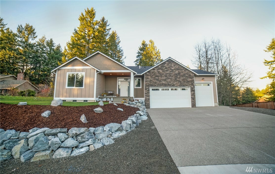 Property Photo: 13203 115th St E WA 98374