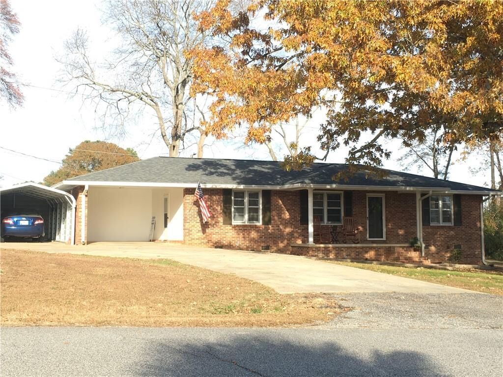 Property Photo:  212 Ridgecrest Way  SC 29697 