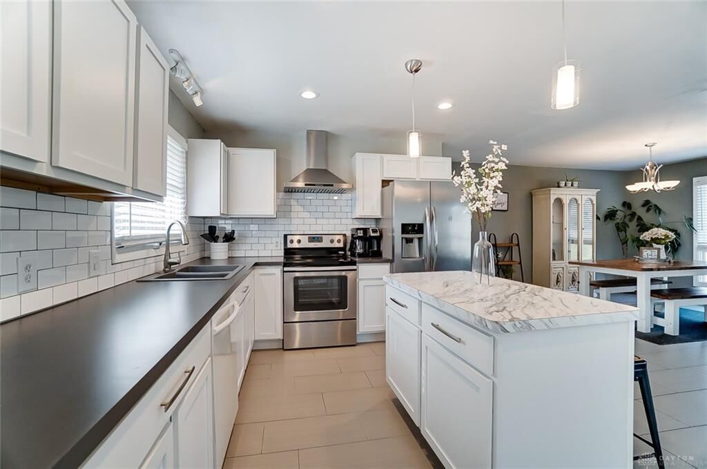 Property Photo: 2040 Little York Road OH 45414