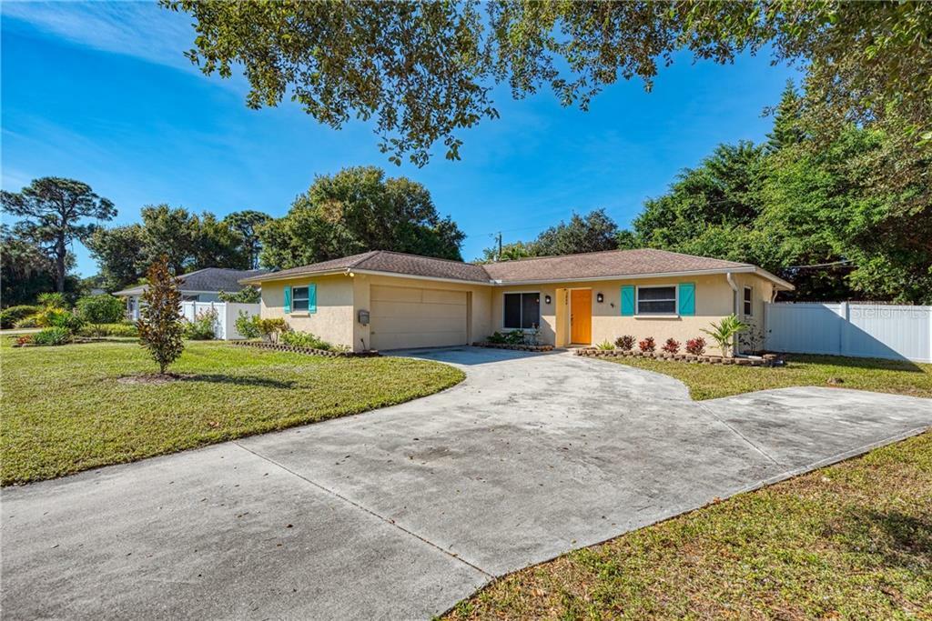 Property Photo:  5864 Marigold Road  FL 34293 