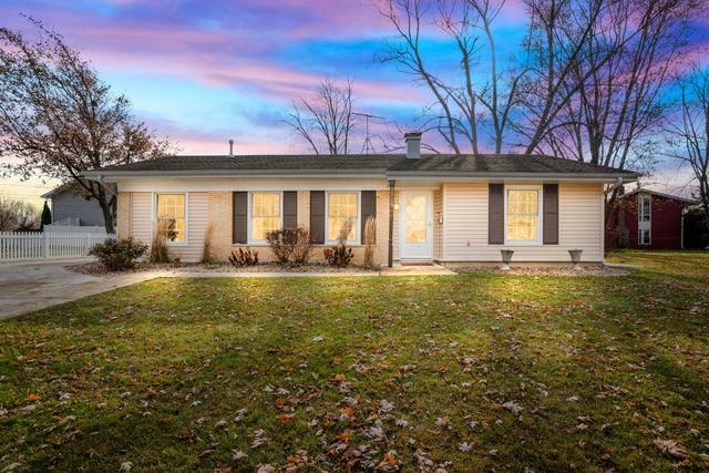 Property Photo: 1525 Edgefield Lane IL 60169