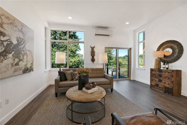 Property Photo: 18260 73rd Ave NE 103 WA 98028