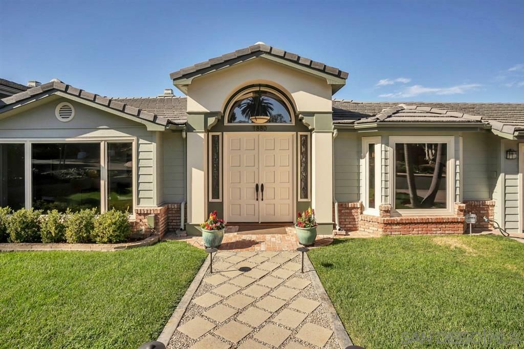 Property Photo: 1880 Sefton Place CA 92107