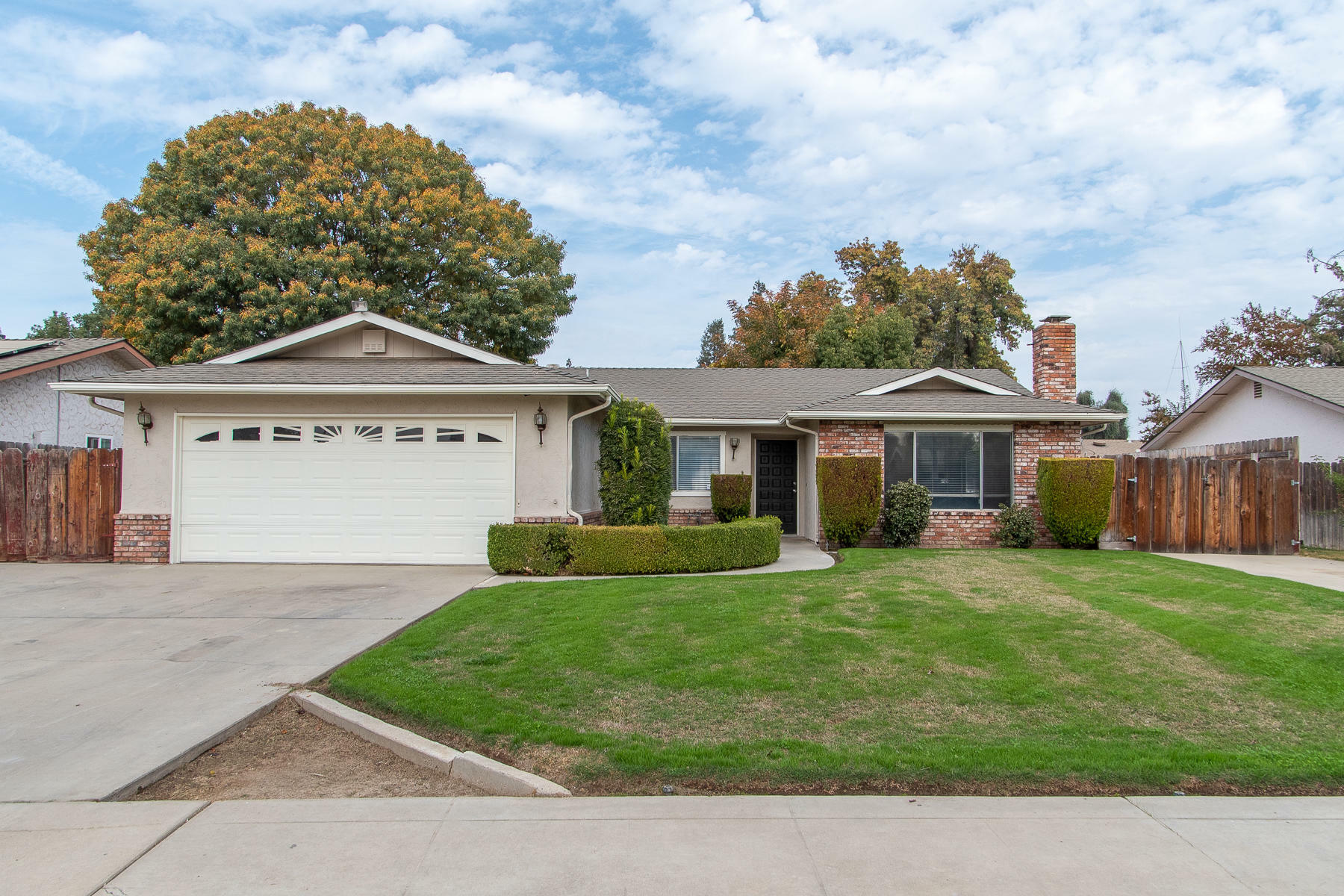 1344 W Ashland Avenue  Visalia CA 93277 photo