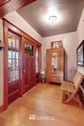Property Photo: 3102 8th Street WA 98201