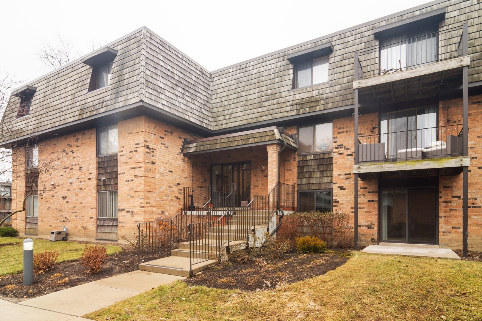 Property Photo:  9 Oak Creek Drive 1909  IL 60089 