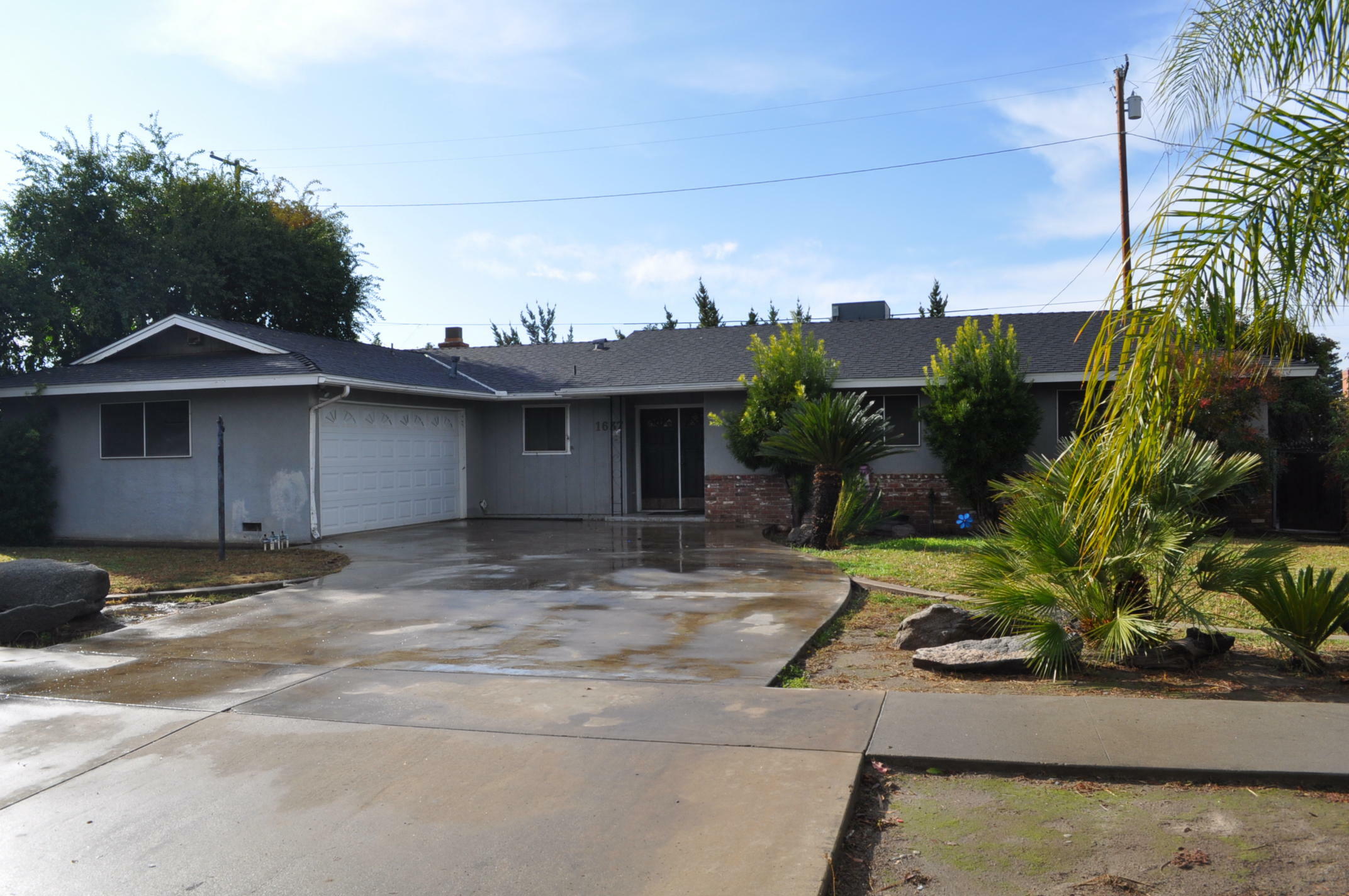 1637 N M Street  Tulare CA 93274 photo