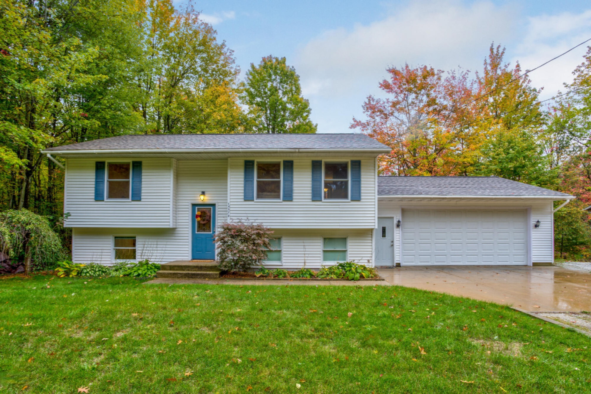 Property Photo: 15374 State Road MI 49456